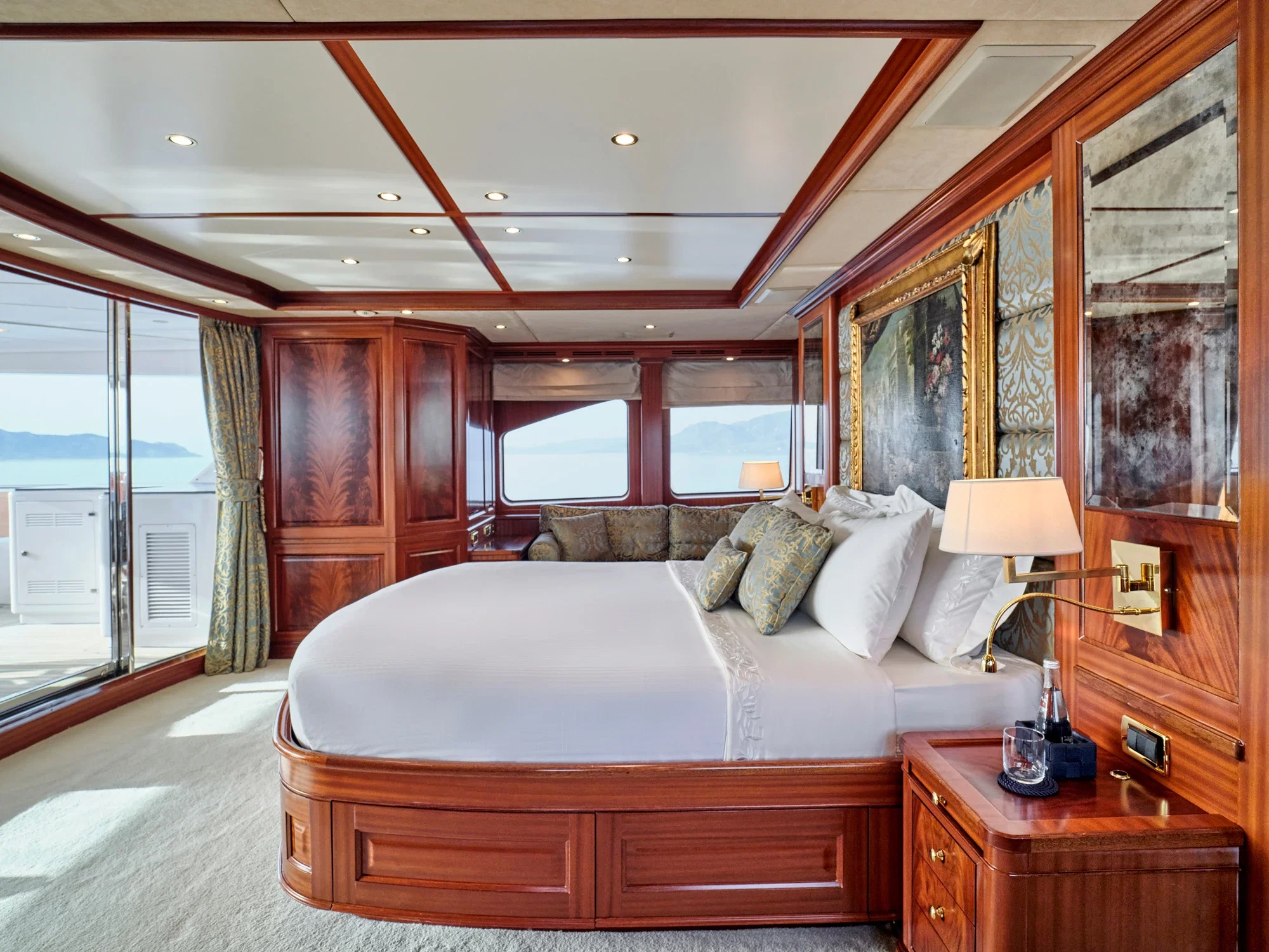 Benetti Classic 121