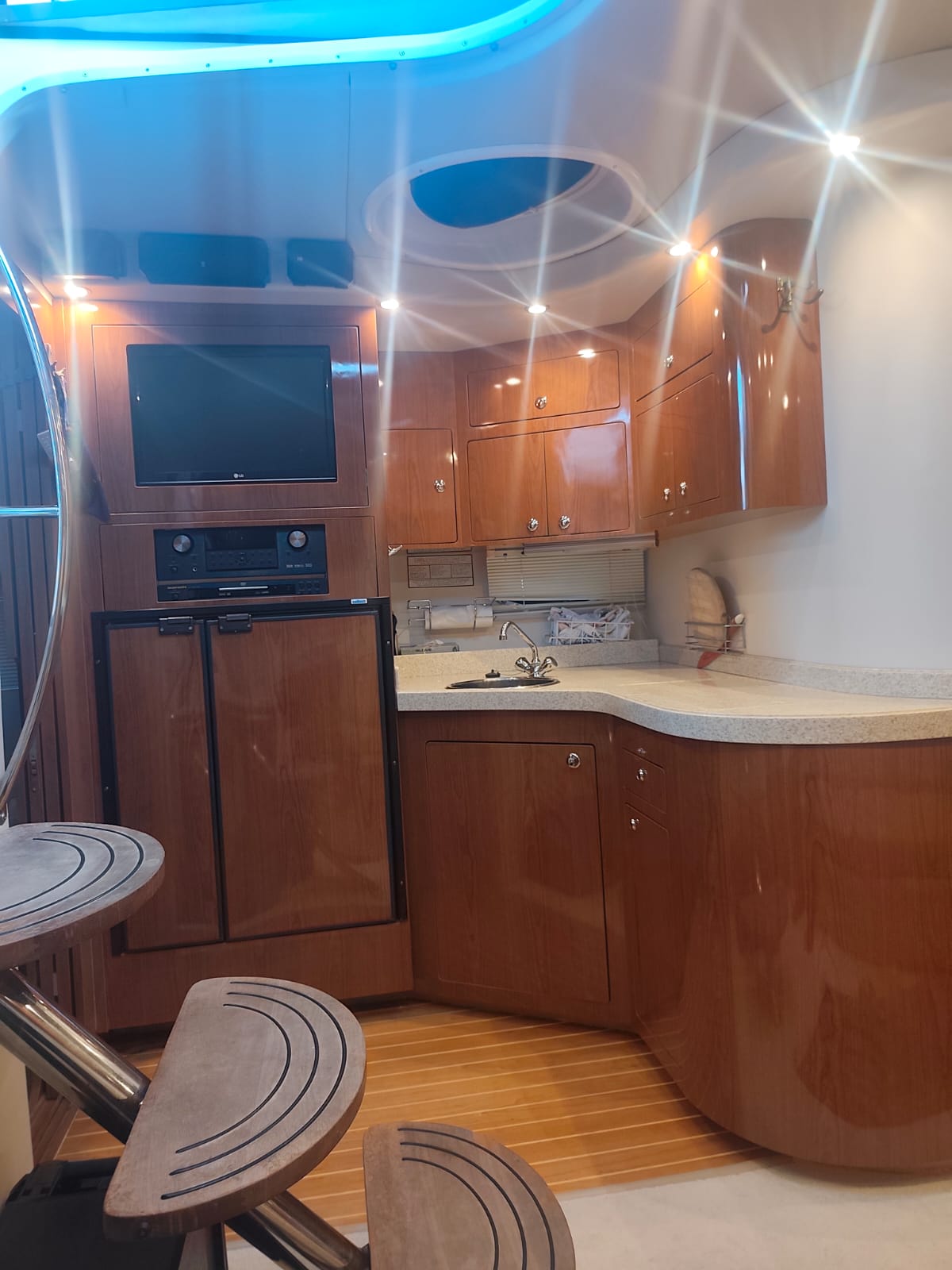 Regal 4060 Commodore