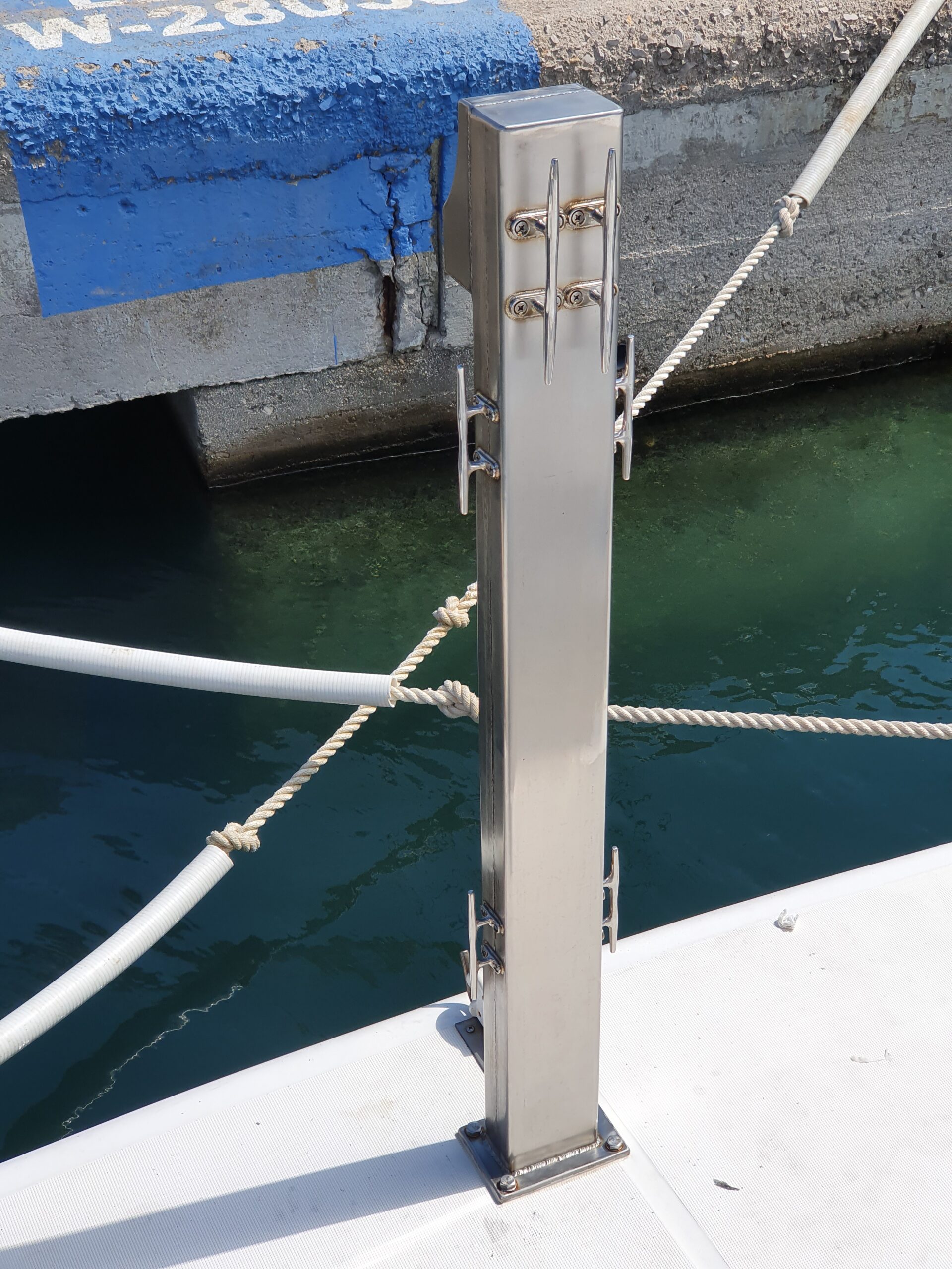 Regal 4060 Commodore