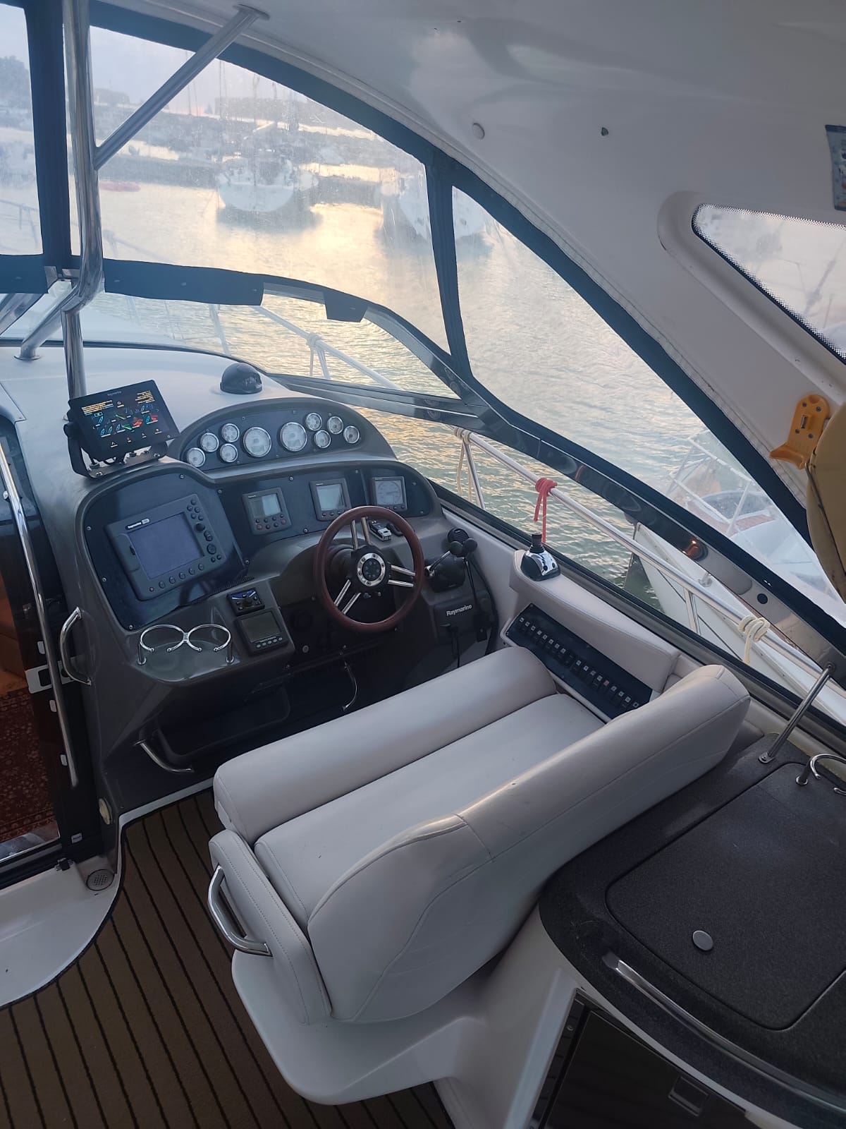 Regal 4060 Commodore