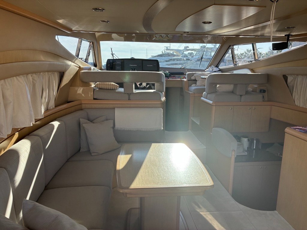 Ferretti 460