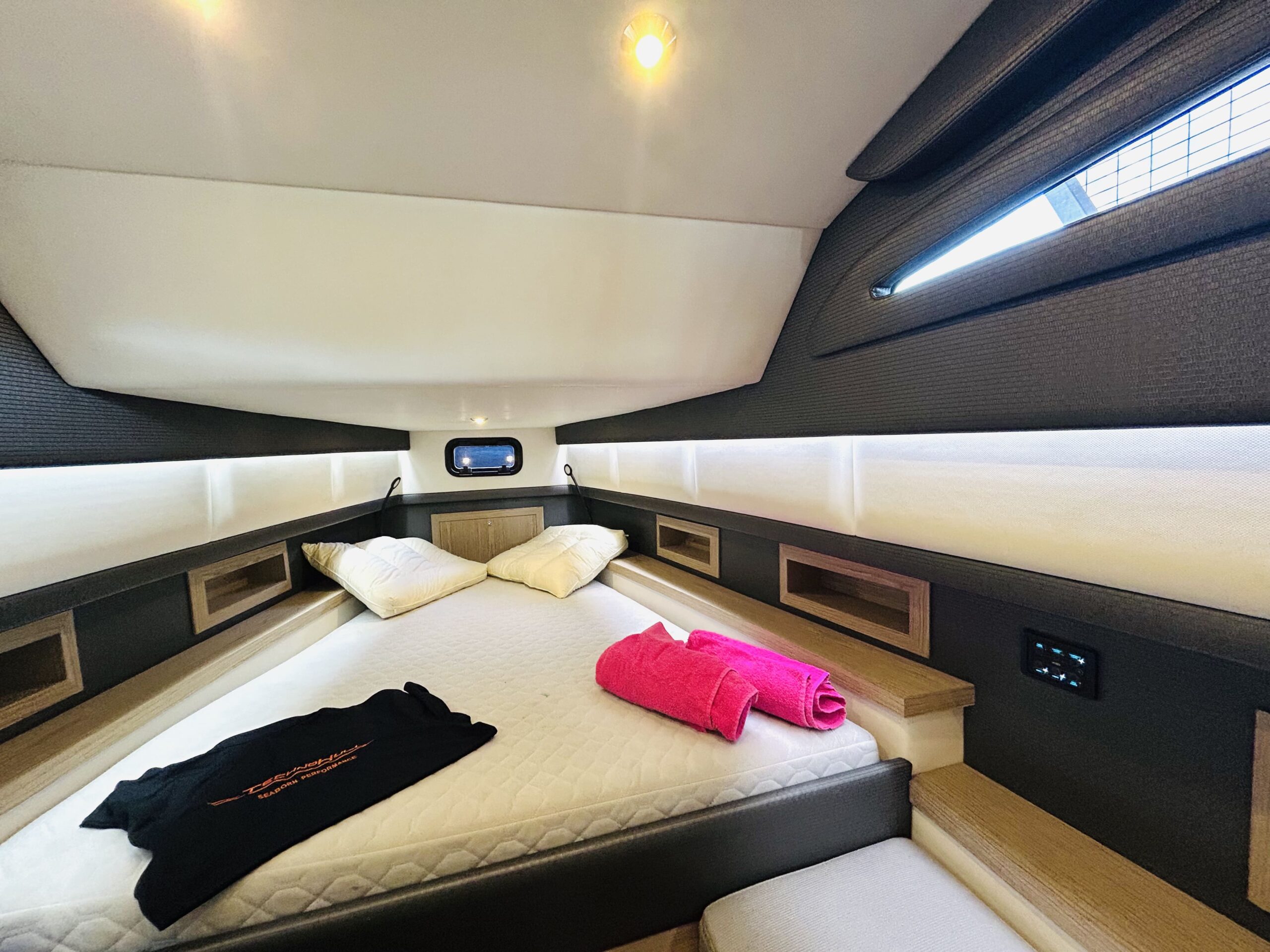 Technohull Omega 47