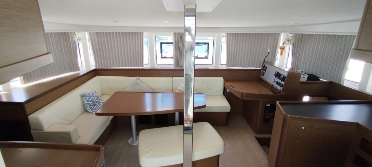 Lagoon 42