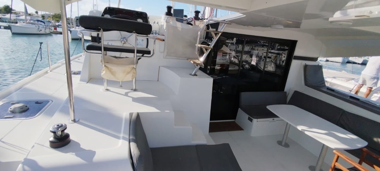 Lagoon 42