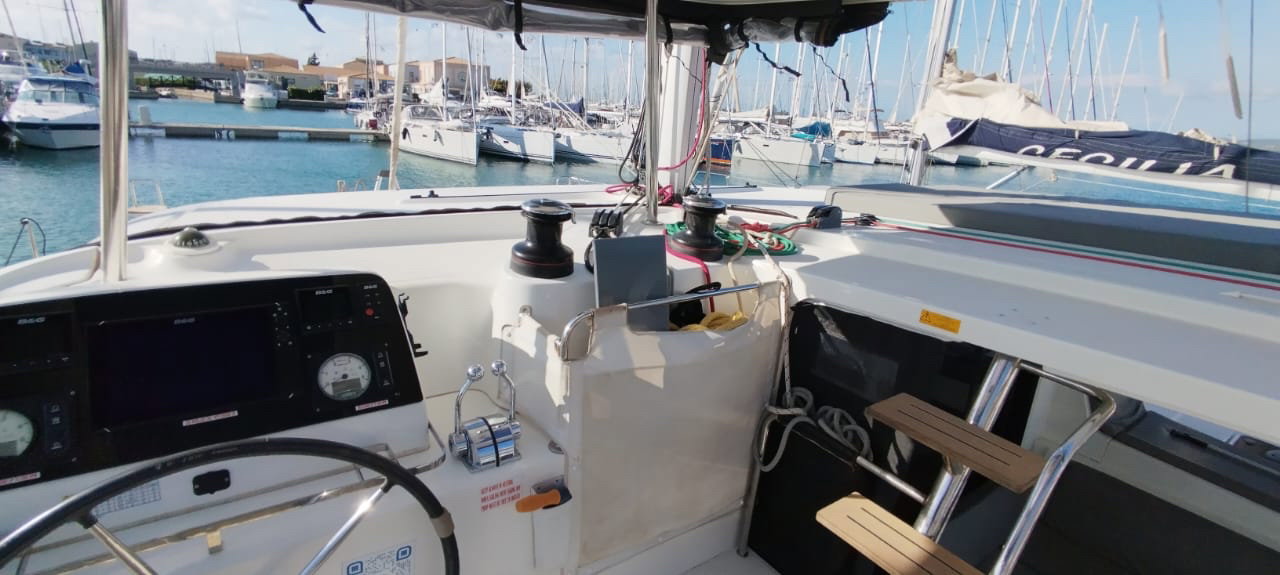 Lagoon 42