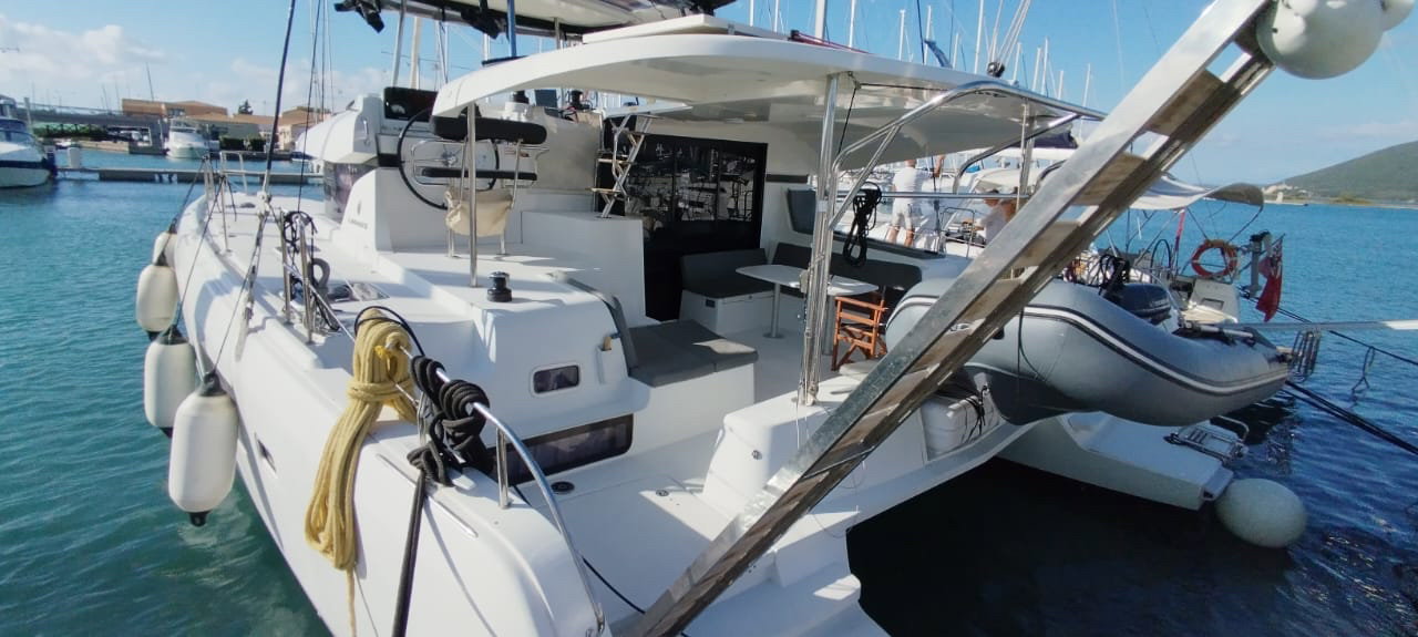 Lagoon 42