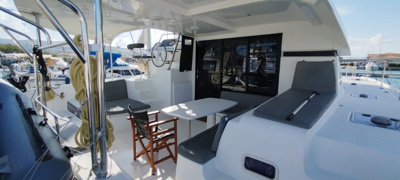 Lagoon 42