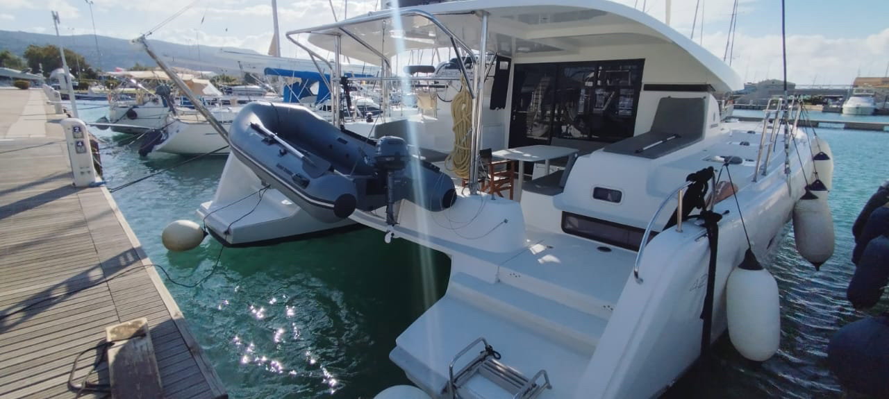 Lagoon 42