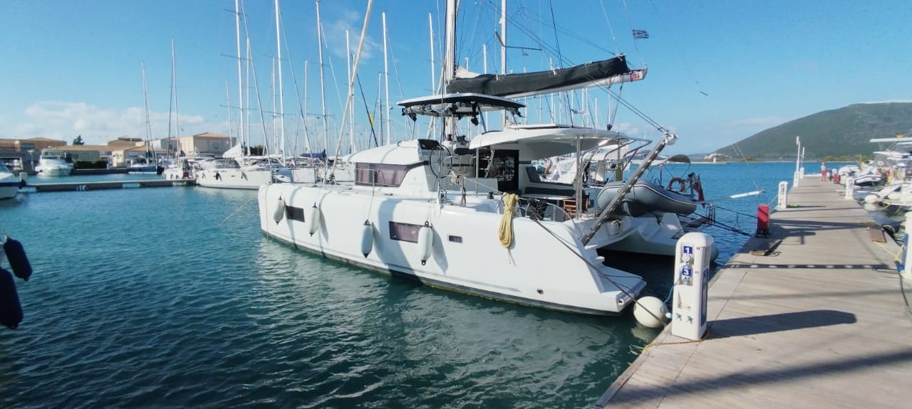 Lagoon 42