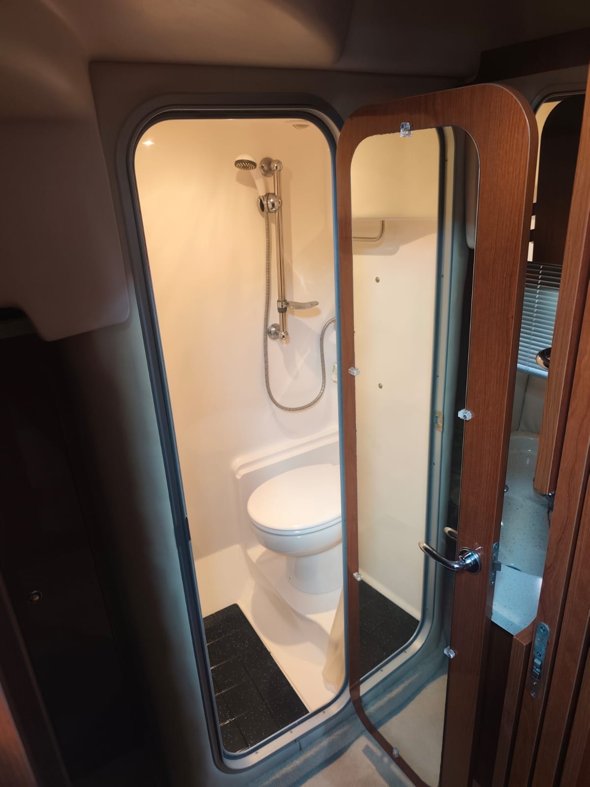 Regal 4060 Commodore