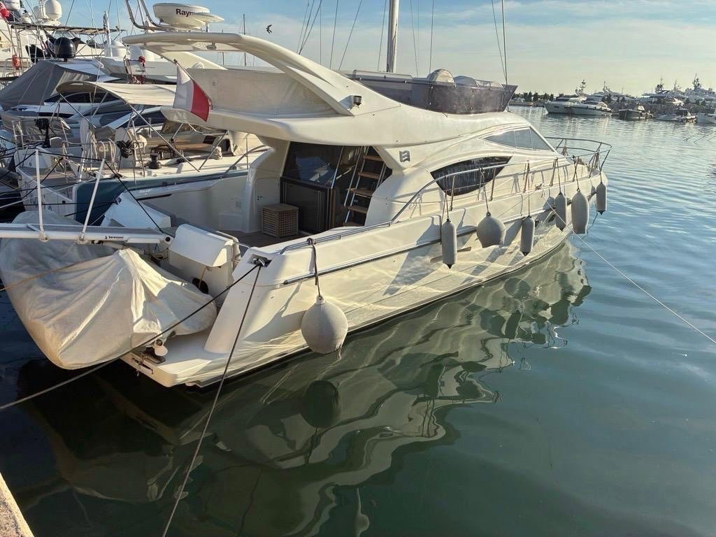 Ferretti 460