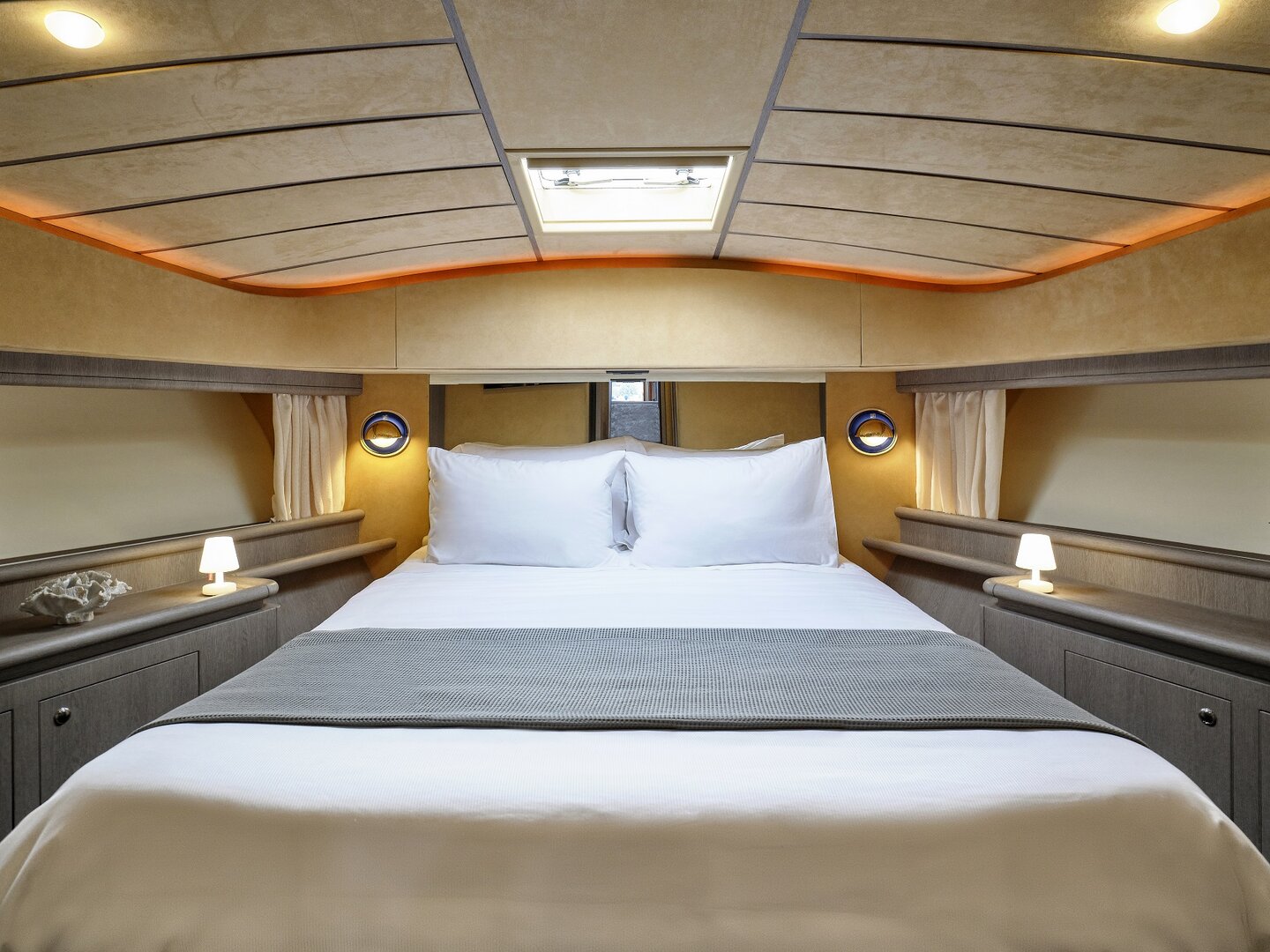 Ferretti 680