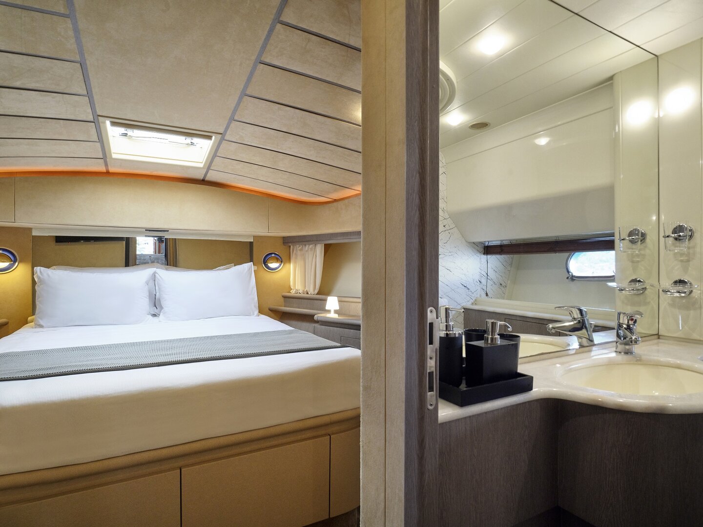 Ferretti 680