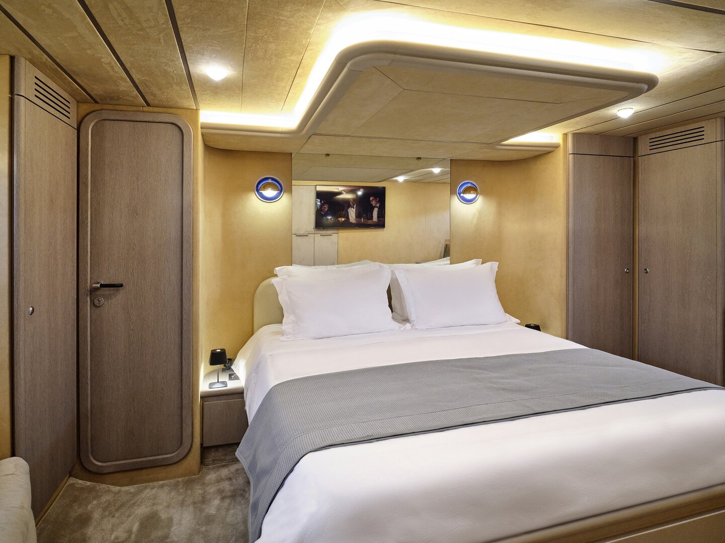 Ferretti 680