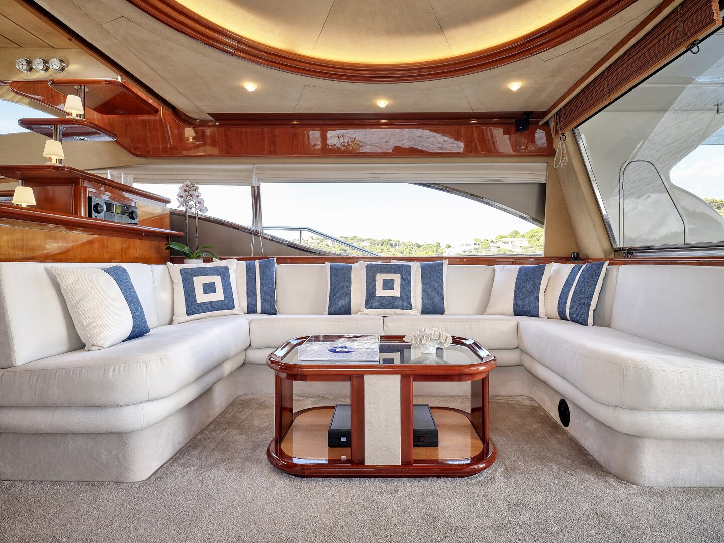 Ferretti 680