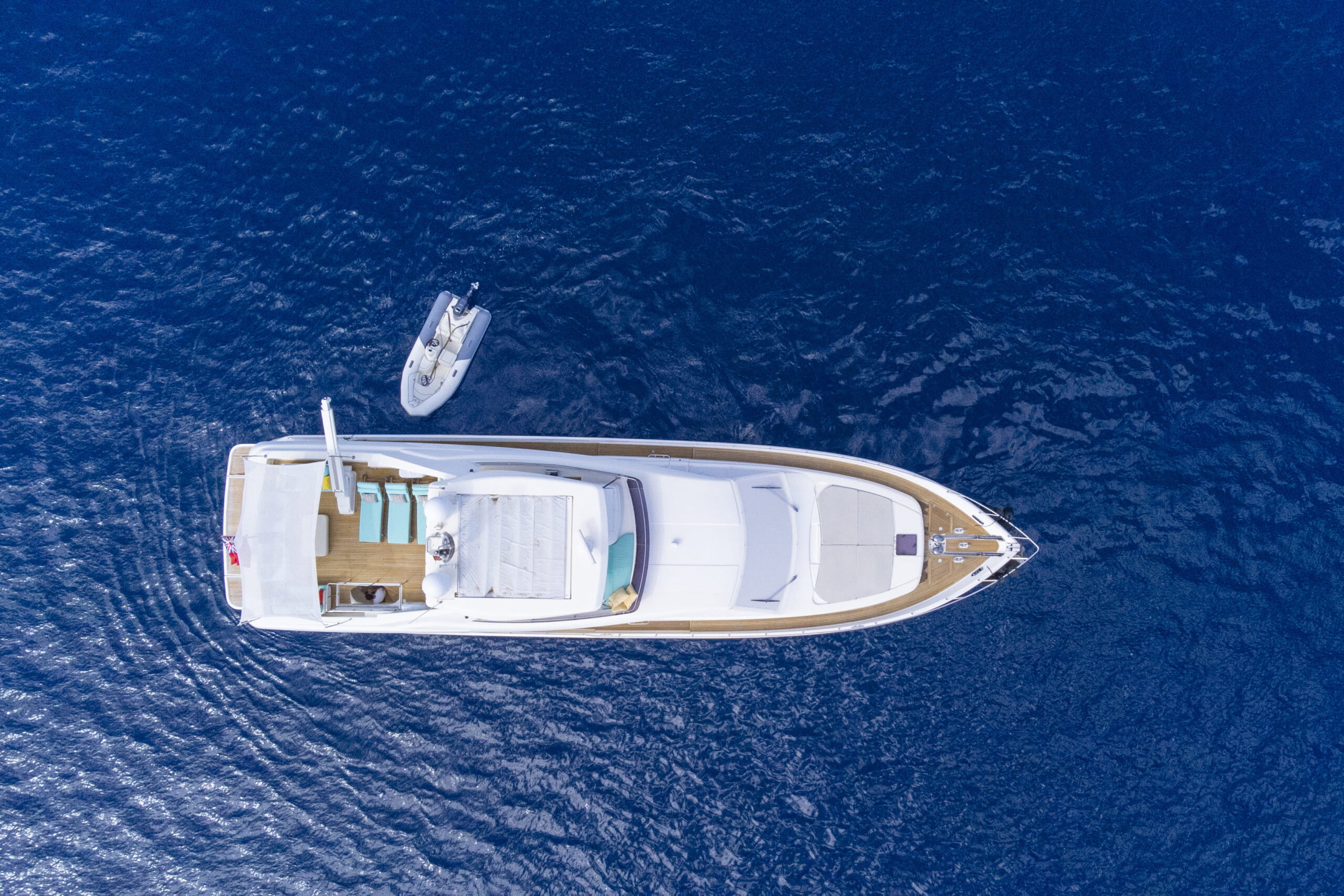Ferretti 830