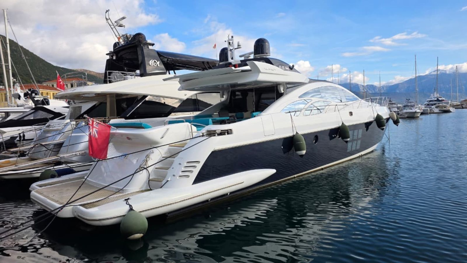 Azimut 86S