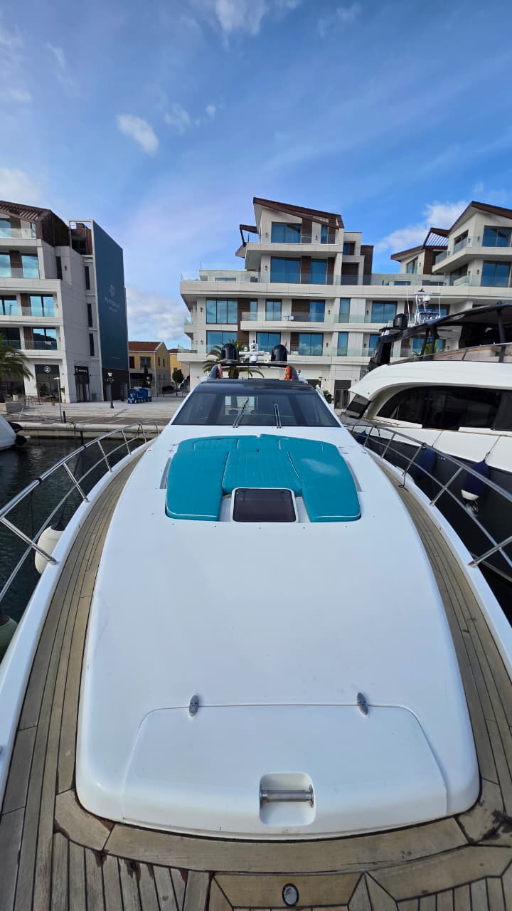 Azimut 86S