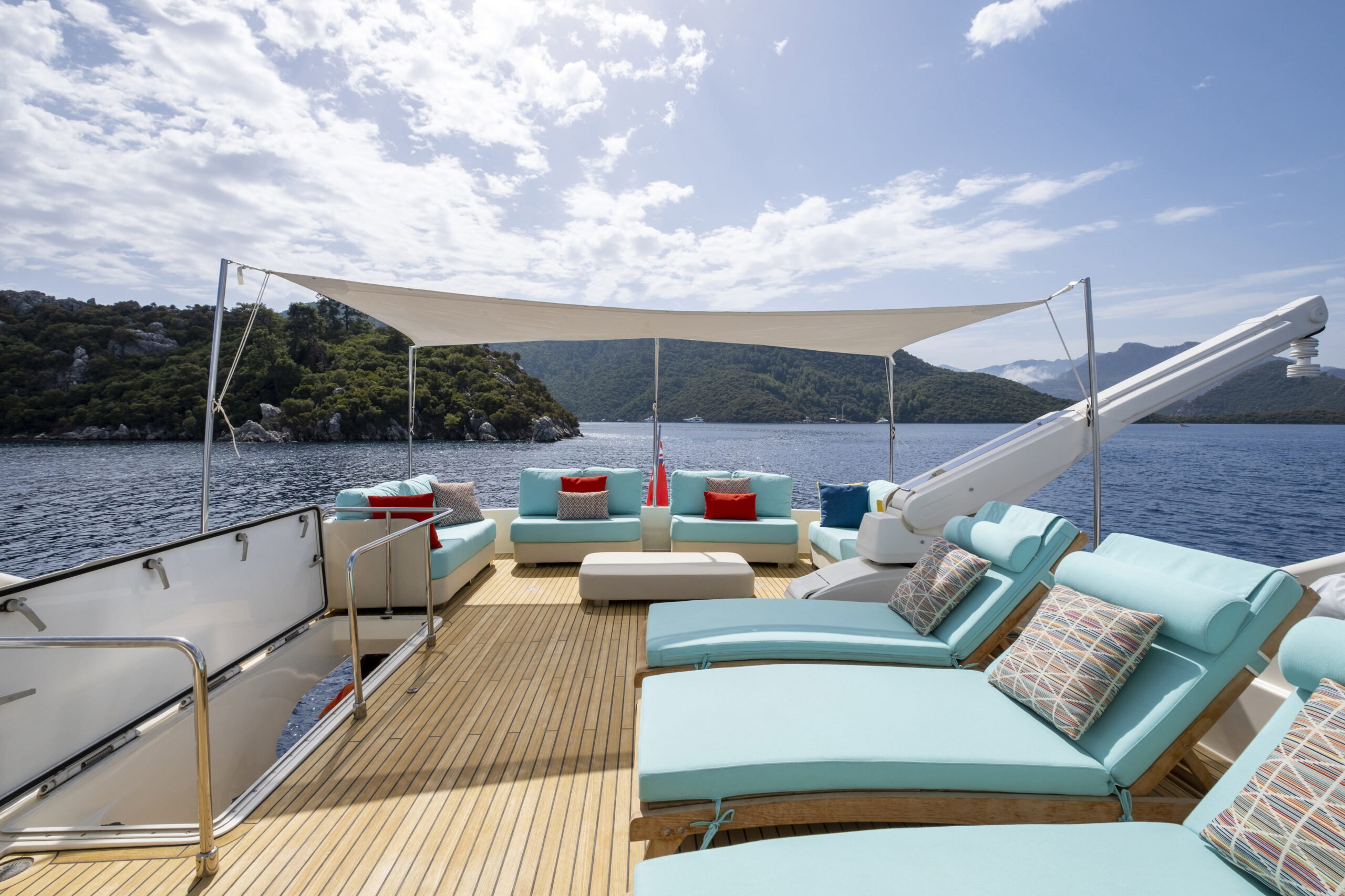 Ferretti 830