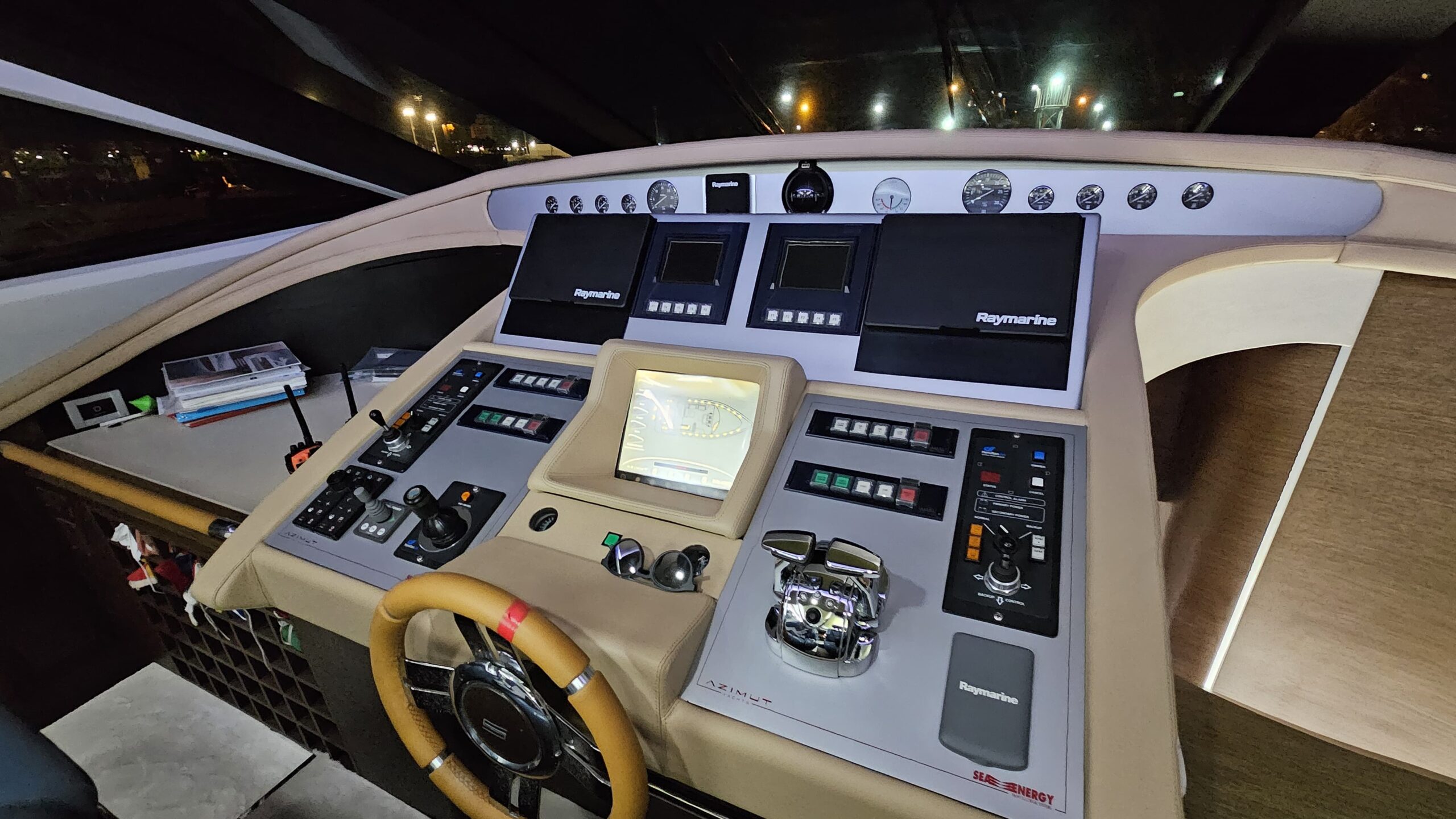 Azimut 86S