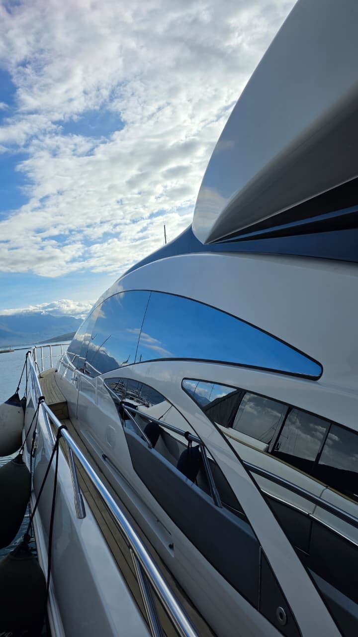 Azimut 86S