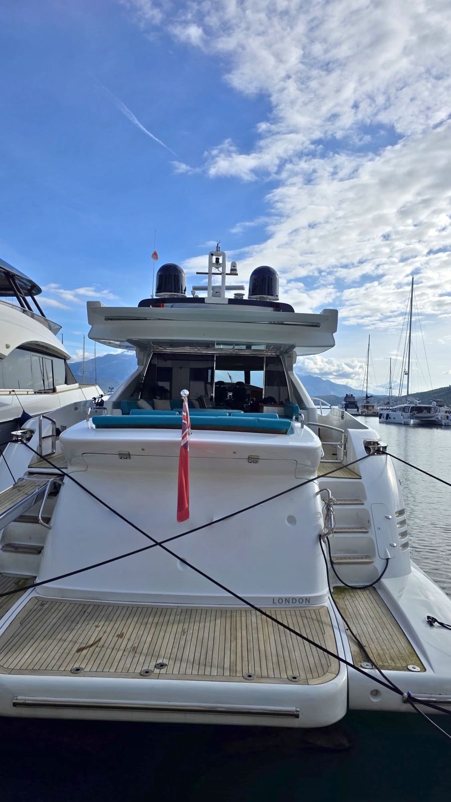Azimut 86S