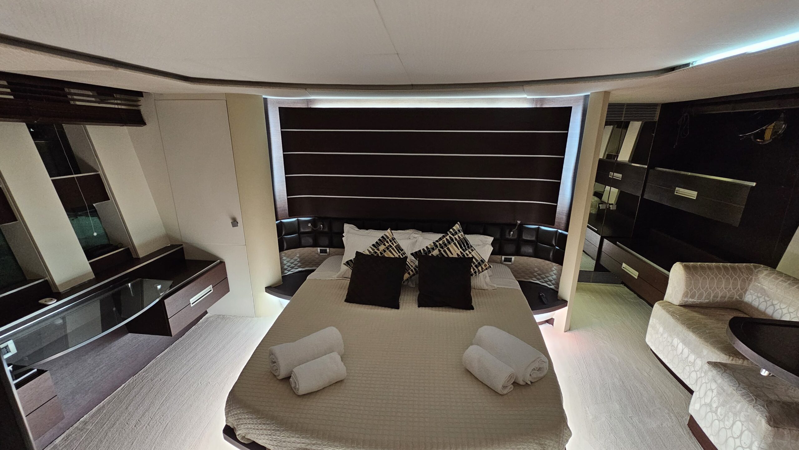 Azimut 86S