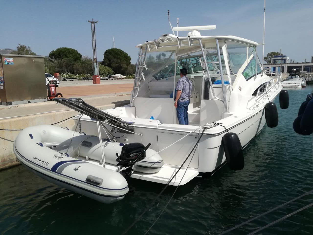 Bertram 37
