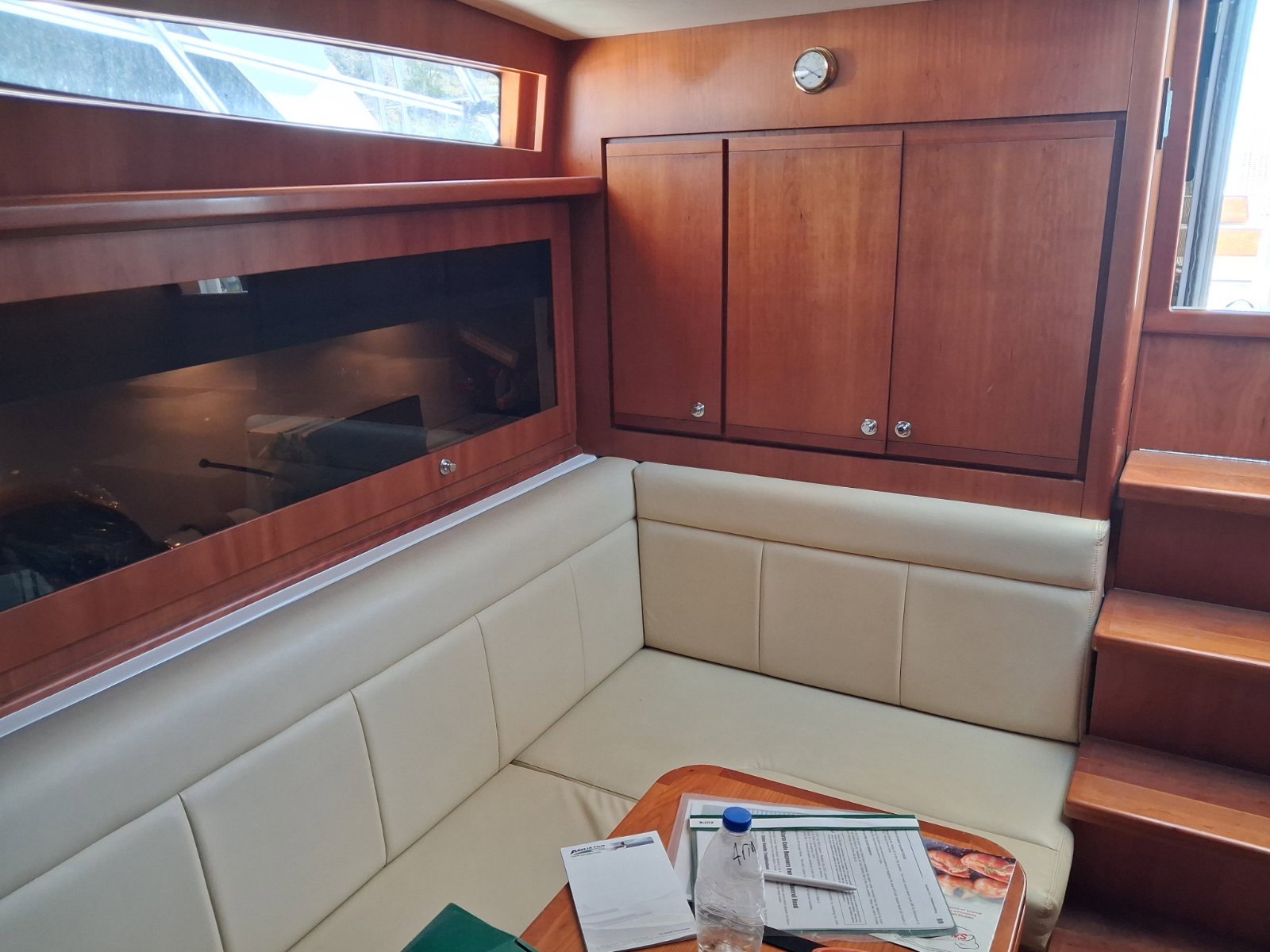 Bertram 37