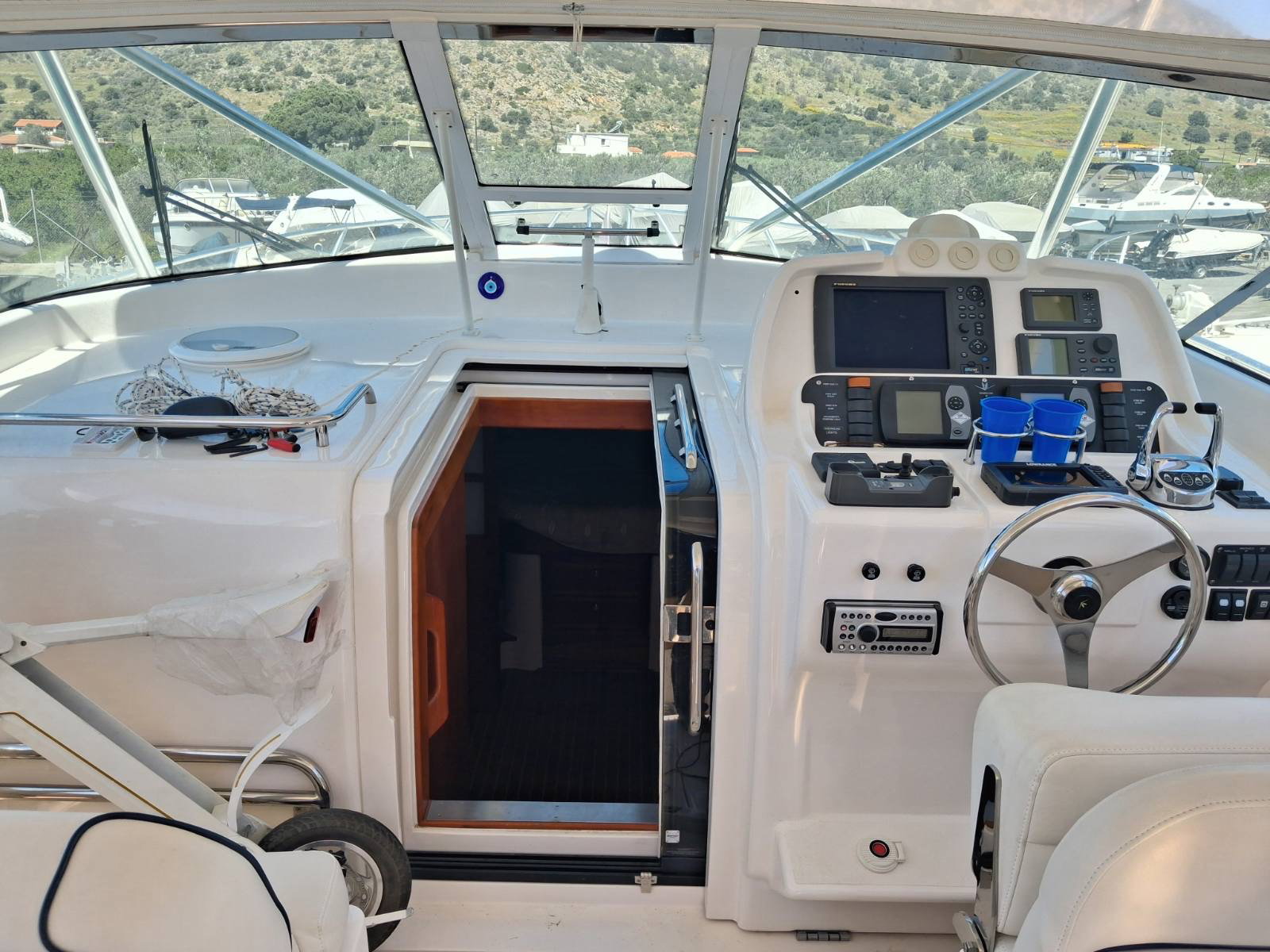 Bertram 37