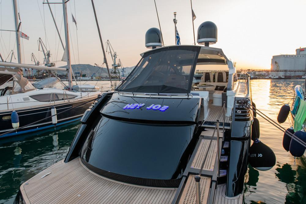 Pershing 56
