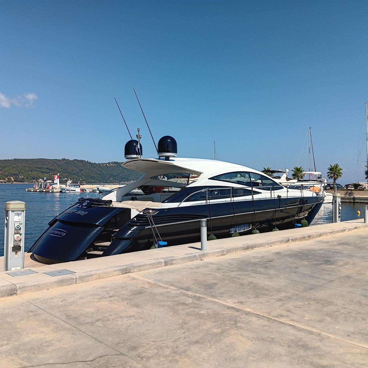 Pershing 56