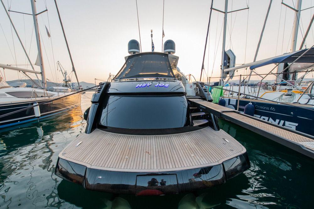 Pershing 56