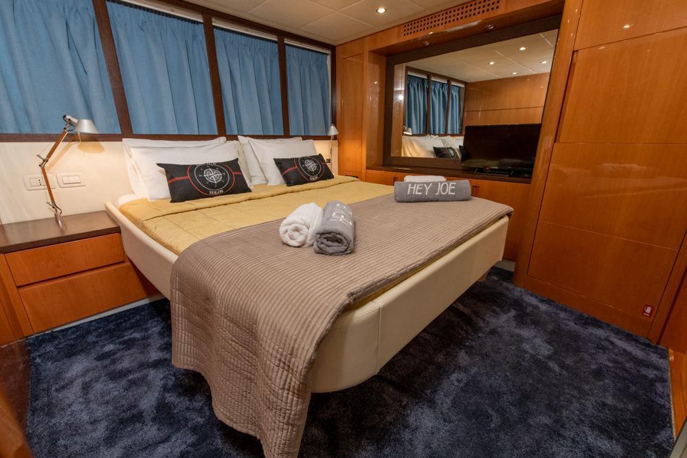 Pershing 56