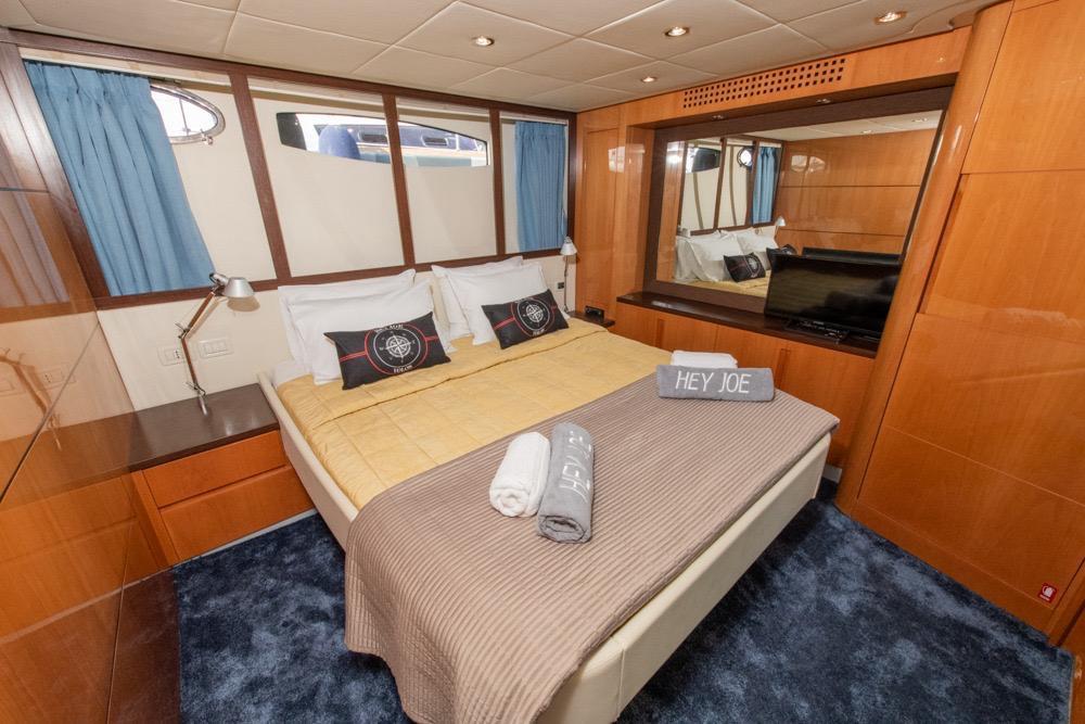 Pershing 56