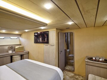 Ferretti 68