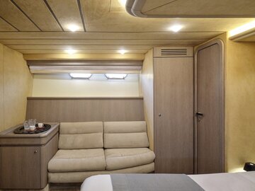 Ferretti 68