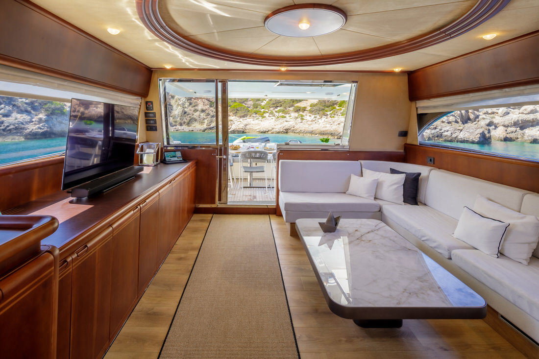 Ferretti 72