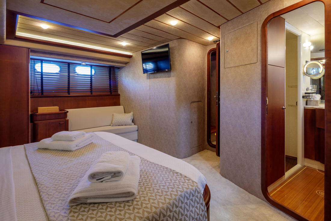 Ferretti 72