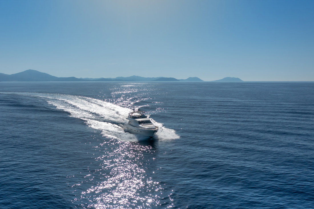 Ferretti 72