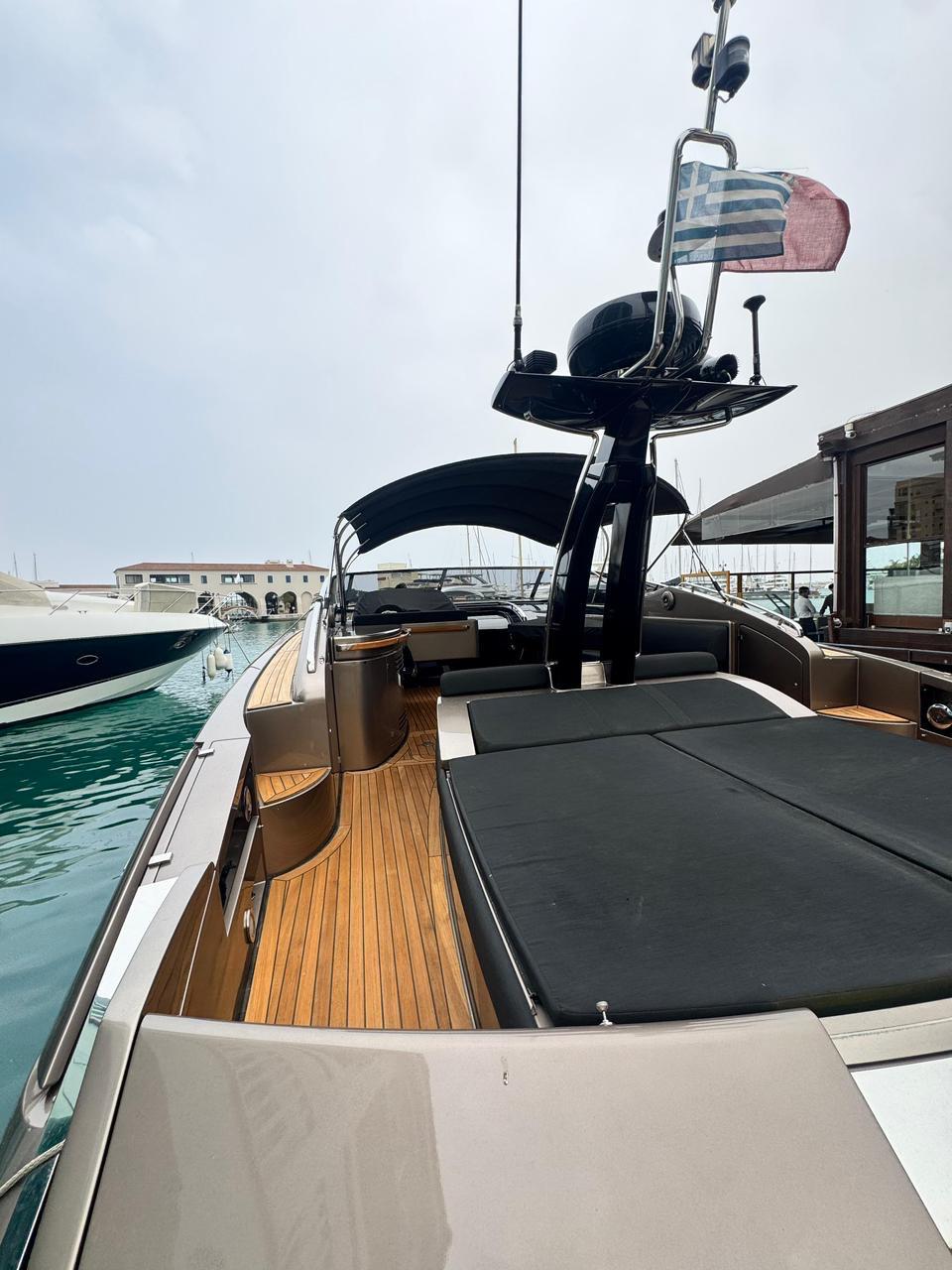 Riva Rivale 52