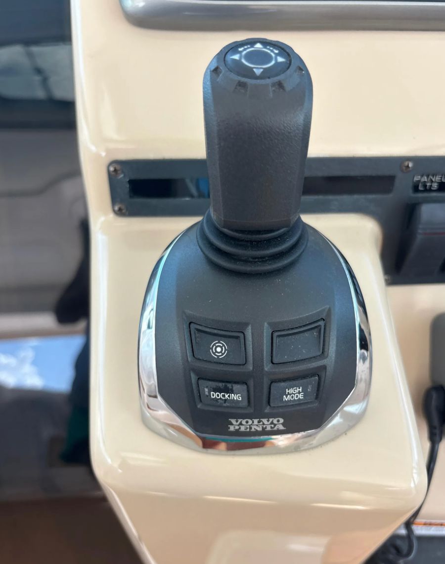 Tiara 3900 Sovran