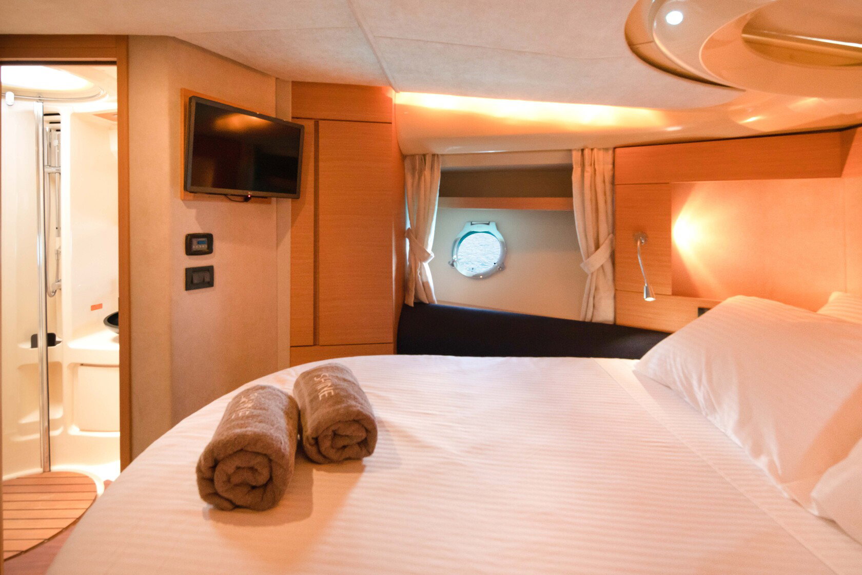 Azimut 43