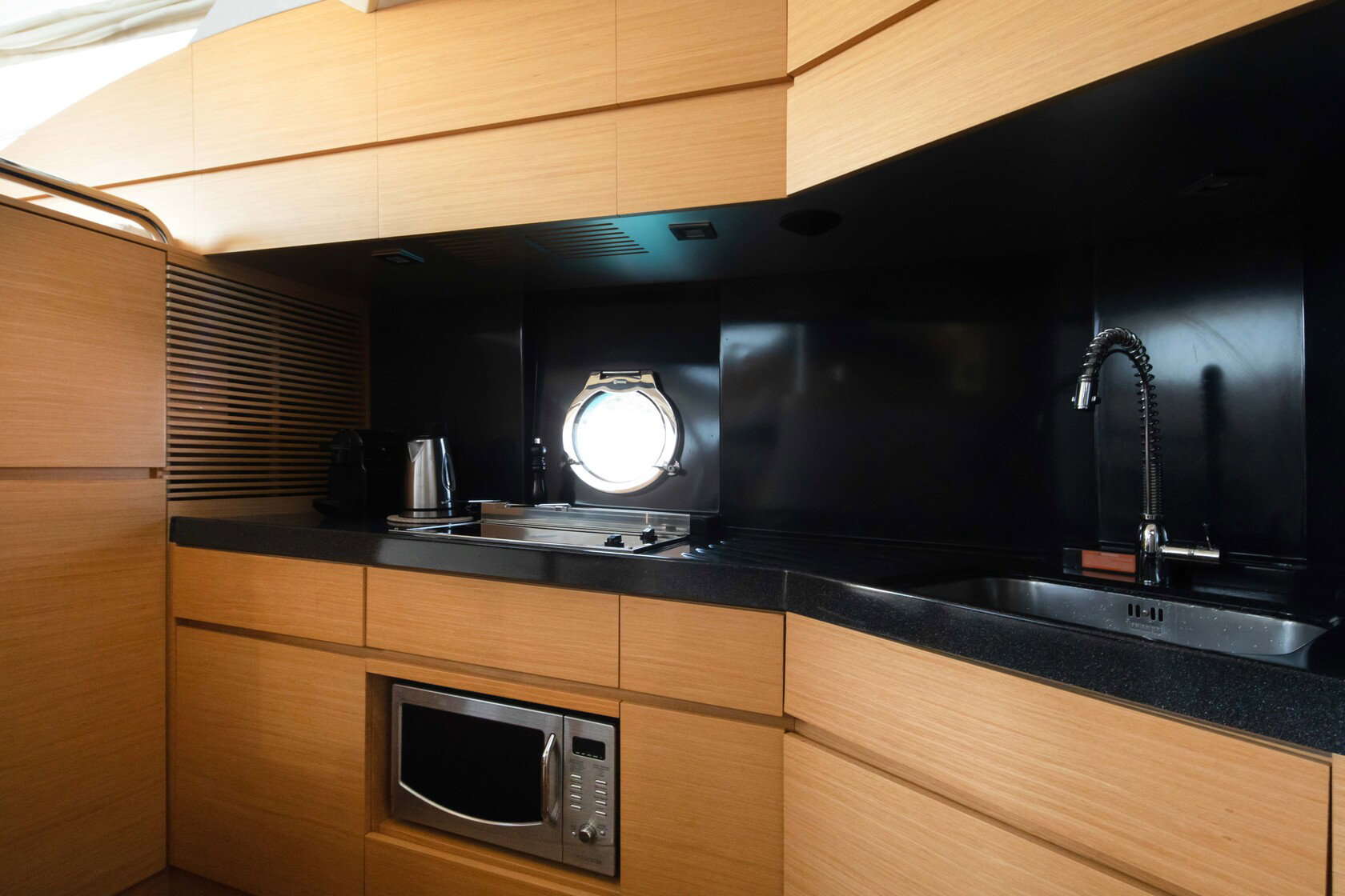 Azimut 43