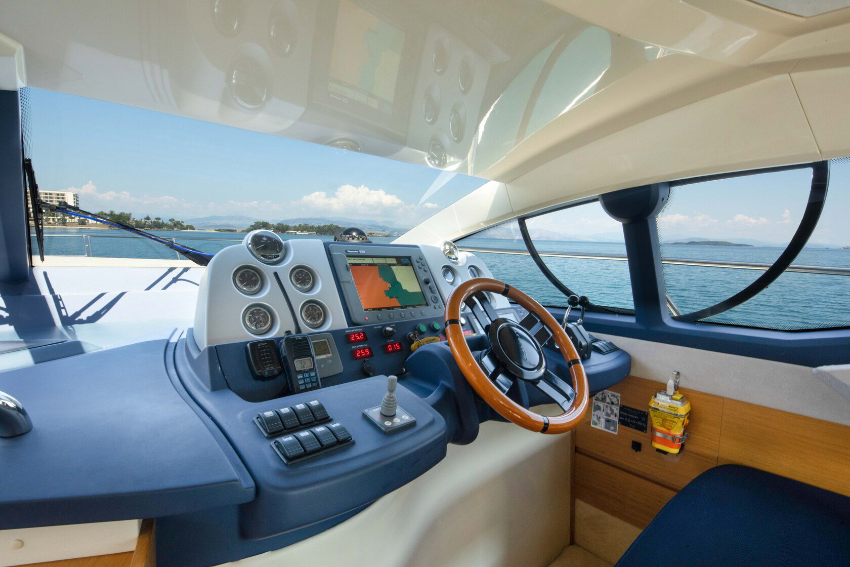 Azimut 43