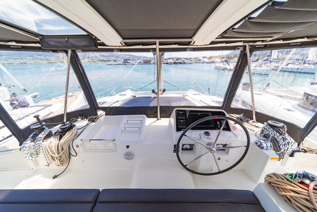 Lagoon 450 F