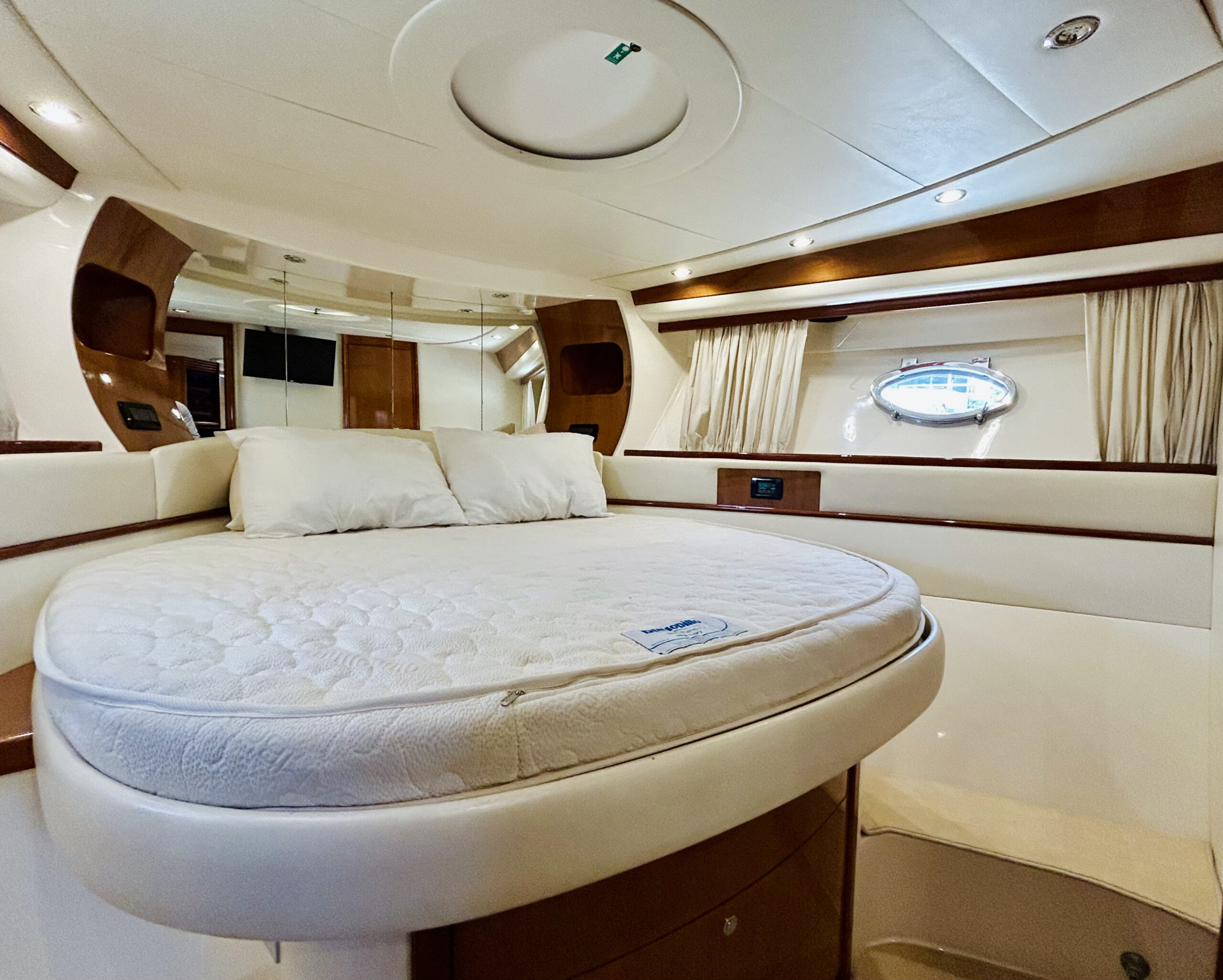 Pershing 50