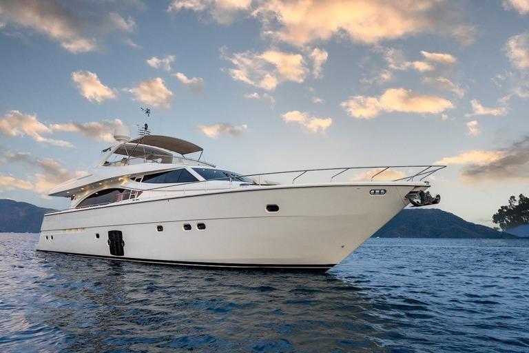 Ferretti 830