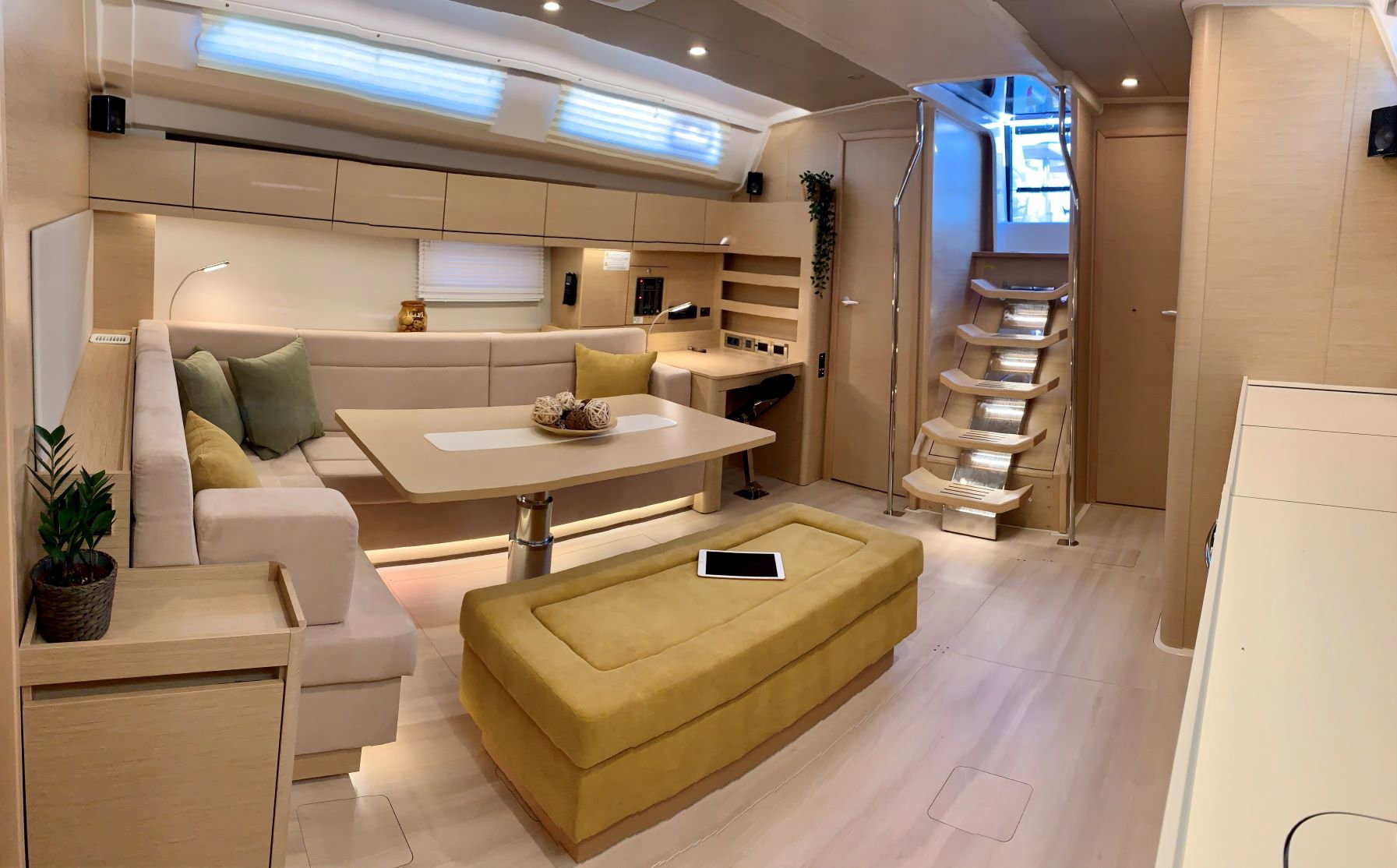 Hanse 508