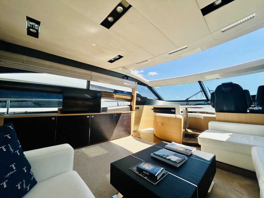 Princess V72